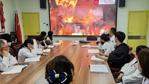 临床党支部开展11月主题党日活动