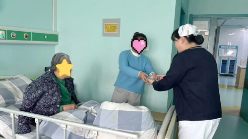 &ldquo;十个多一点&rdquo;暖心行动 | 药香暖病榻 粥暖慰人心